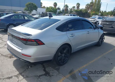 2024 Honda Accord Hybrid Sport-L z USA, uszkodzony, nr VIN 1HGCY2F75RA012109